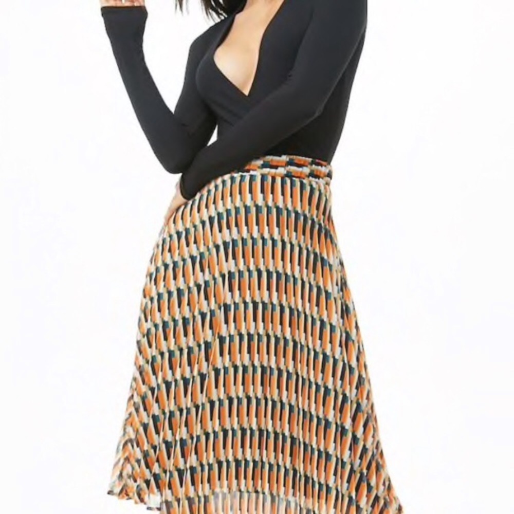 Forever 21 Geometric Print Pleated Skirt - XS
